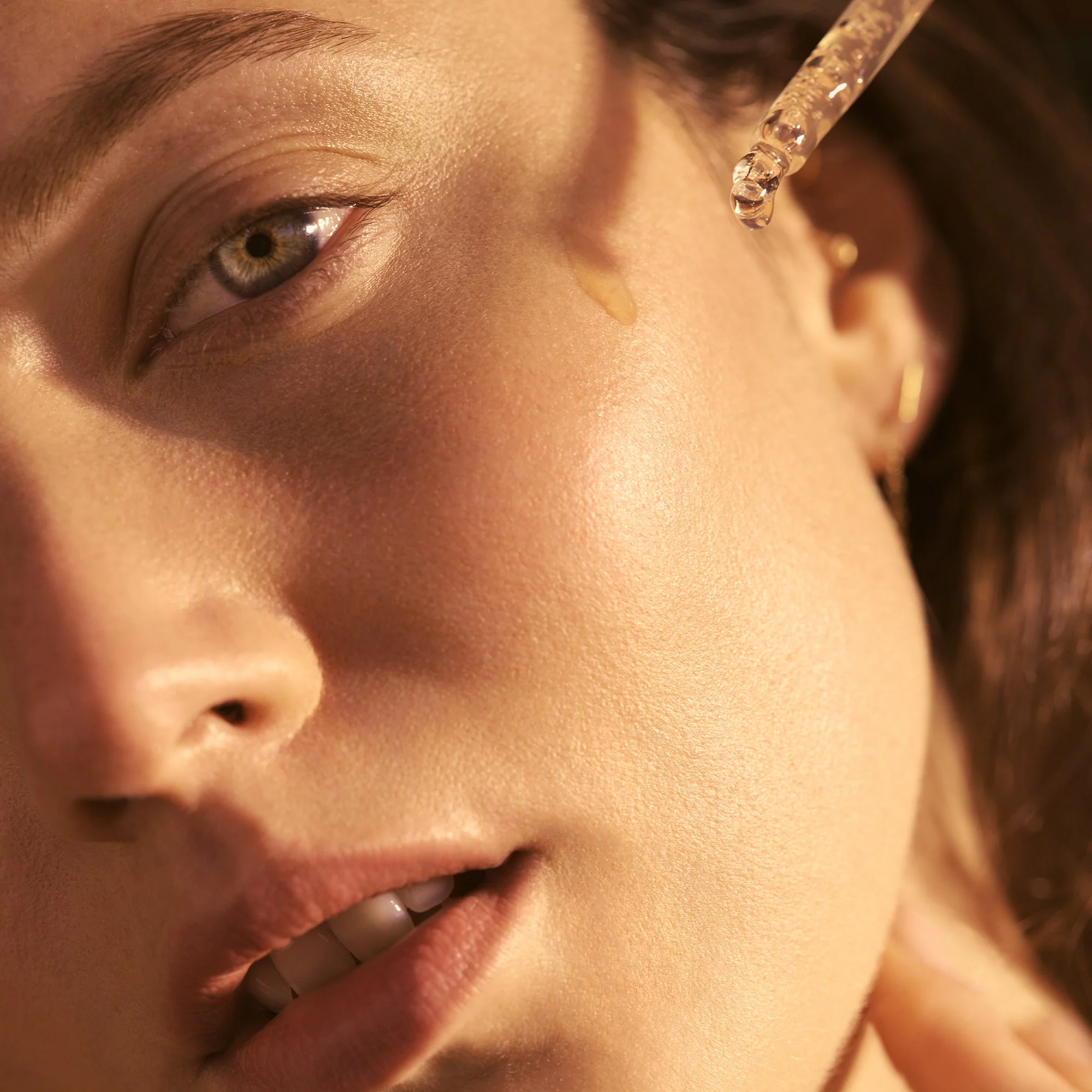 Radiance Repair Retinol Serum - Image 4